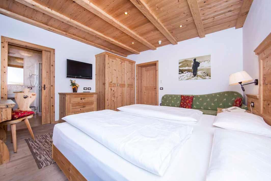 Hotel Corona Krone Selva di Val Gardena Exterior photo