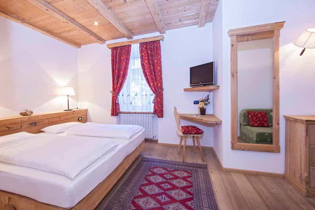 Hotel Corona Krone Selva di Val Gardena Exterior photo